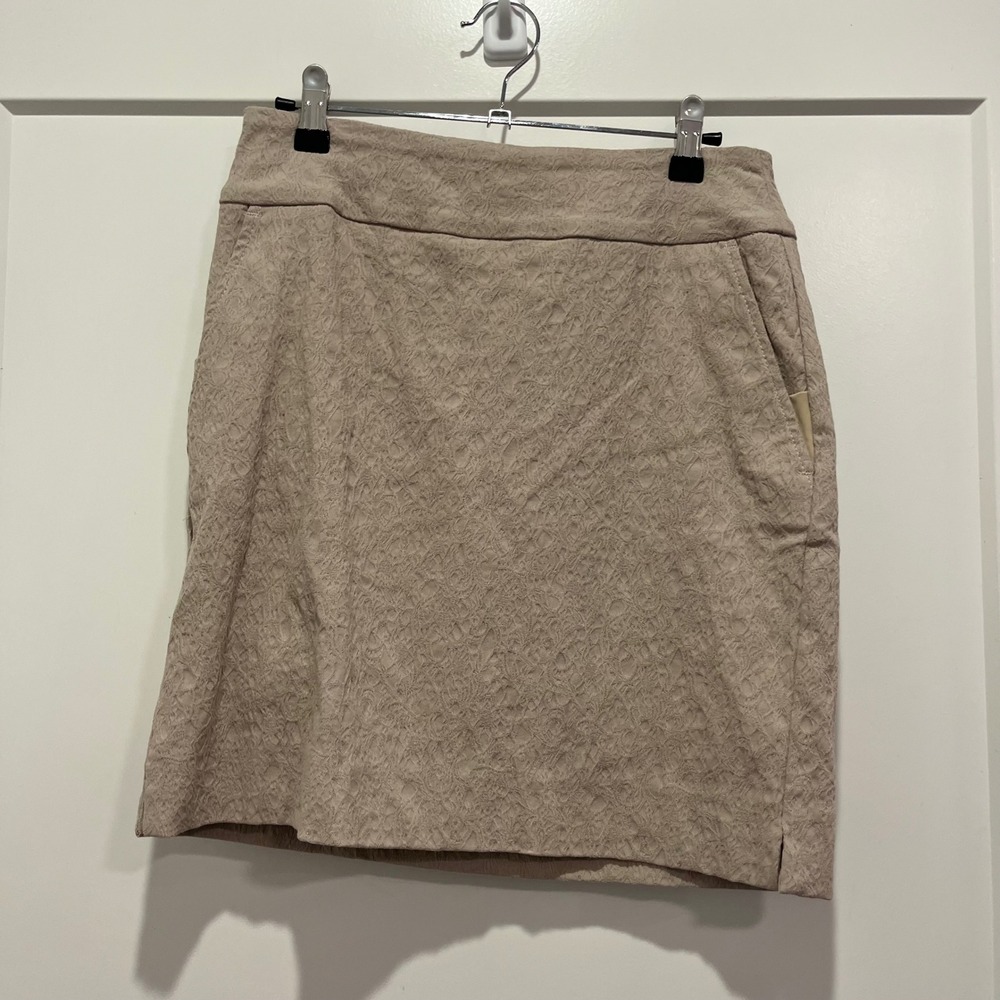 Swing Control Tan Textured Jacquard Golf Skort Size 4 Made in Canada